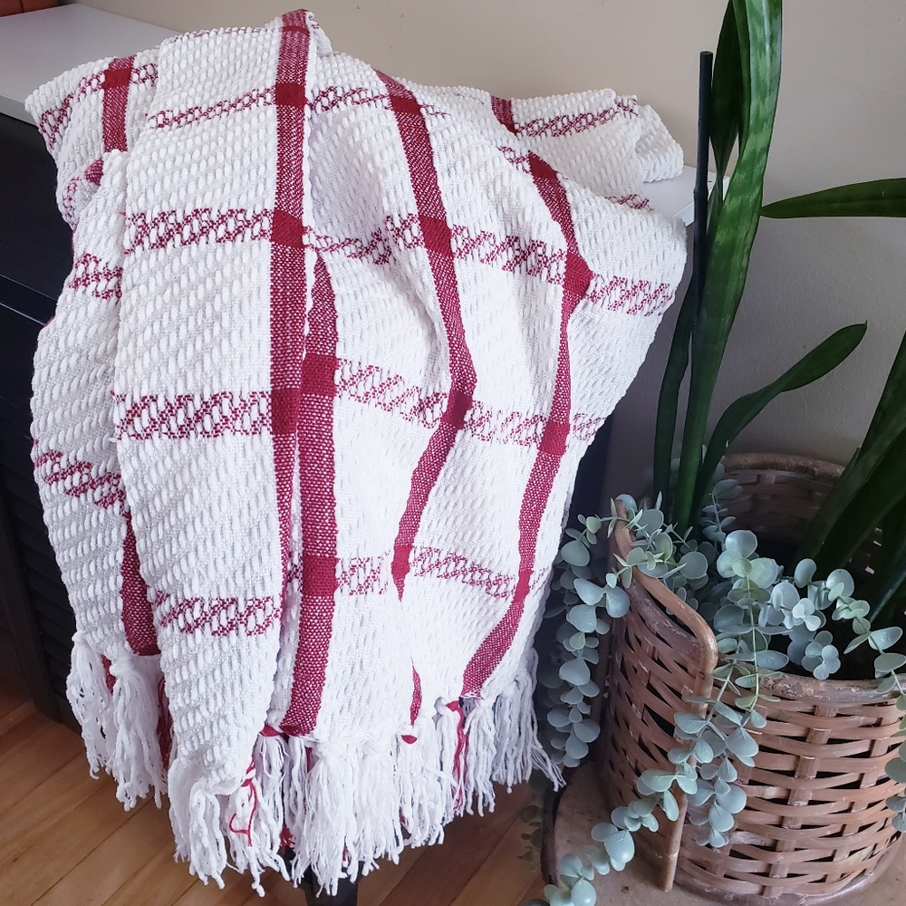 Bohemian NWOT  Fringed  Plaid Throw Blanket - Textured 60" × 52"